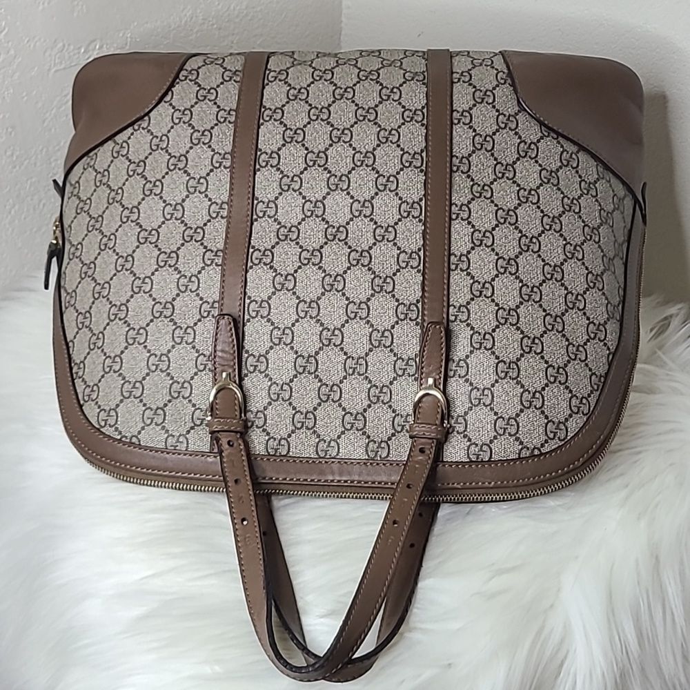 💯 Authentic Gucci Handbag 🍀 - Picture 13 of 16